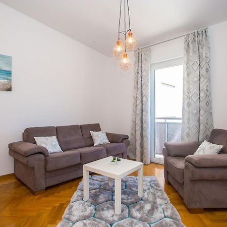 Apartment Dora Near Sea And Center With Private Garage Poreč Eksteriør billede