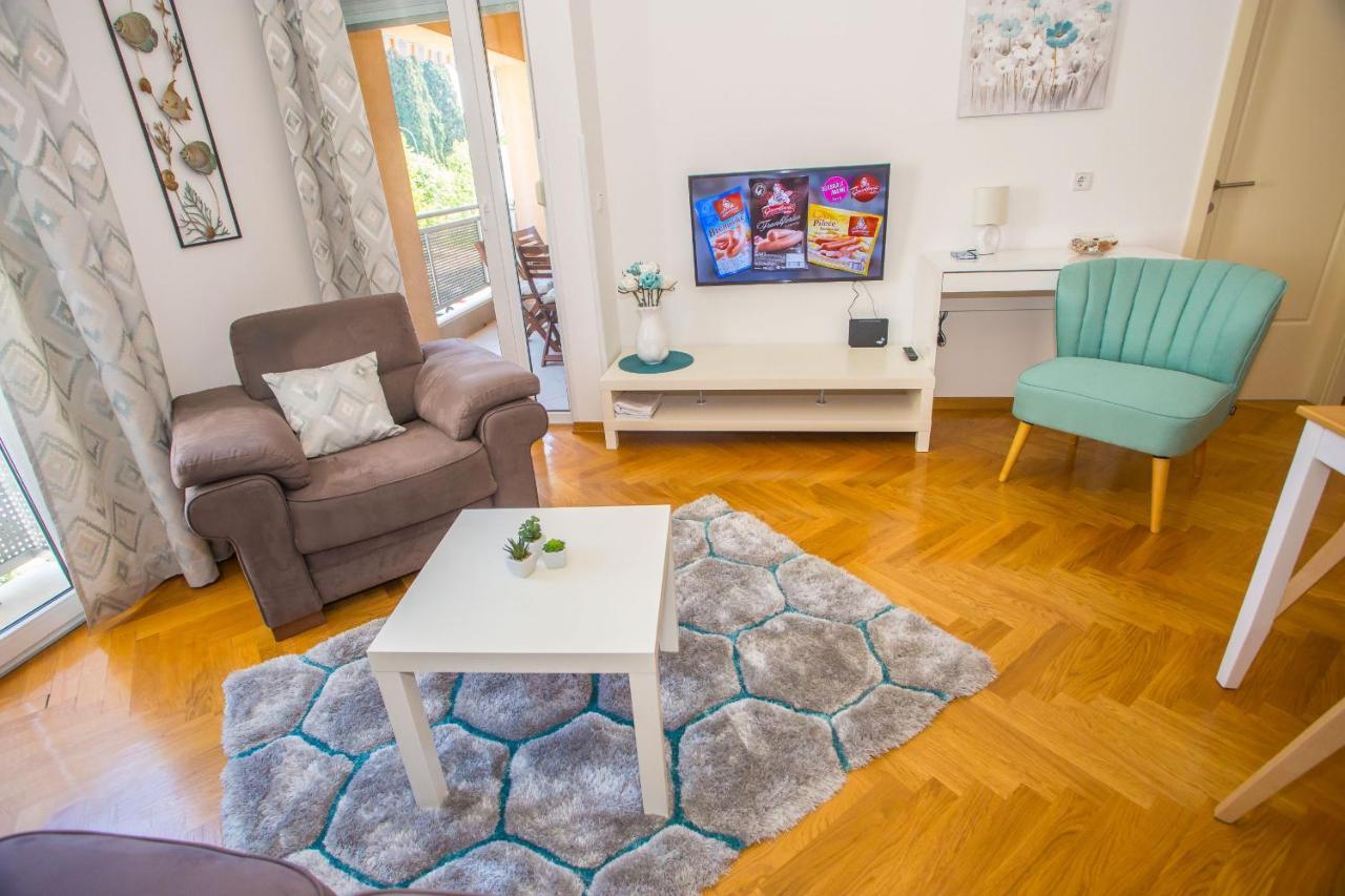 Apartment Dora Near Sea And Center With Private Garage Poreč Eksteriør billede