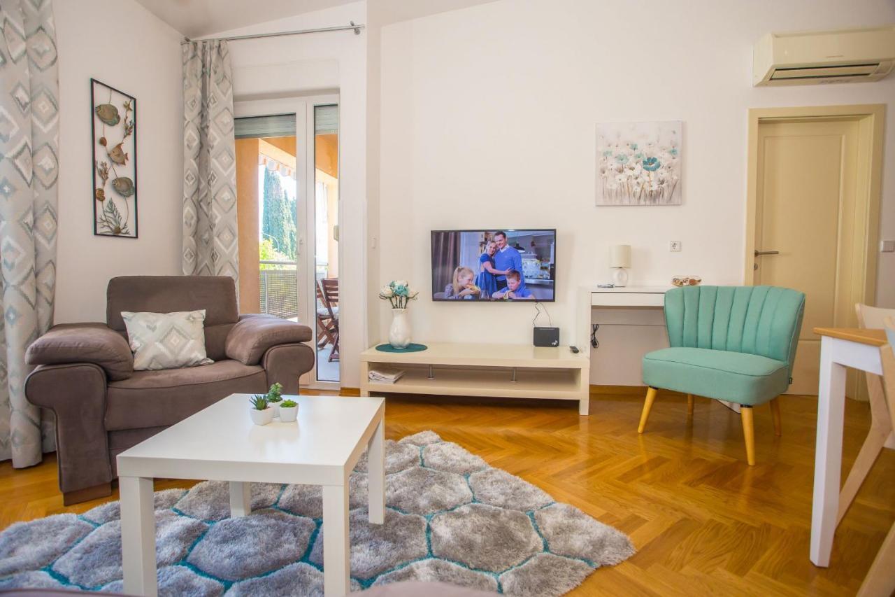 Apartment Dora Near Sea And Center With Private Garage Poreč Eksteriør billede