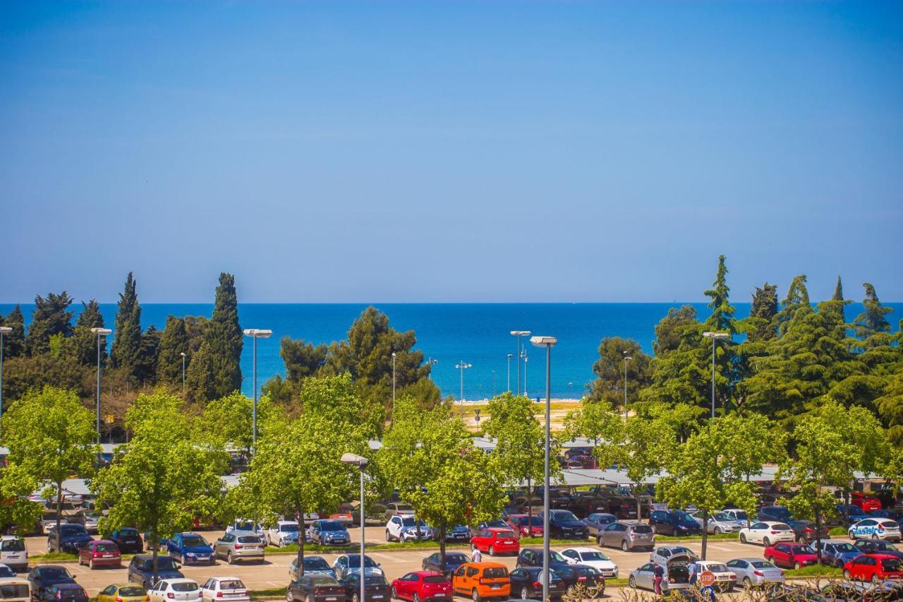 Apartment Dora Near Sea And Center With Private Garage Poreč Eksteriør billede