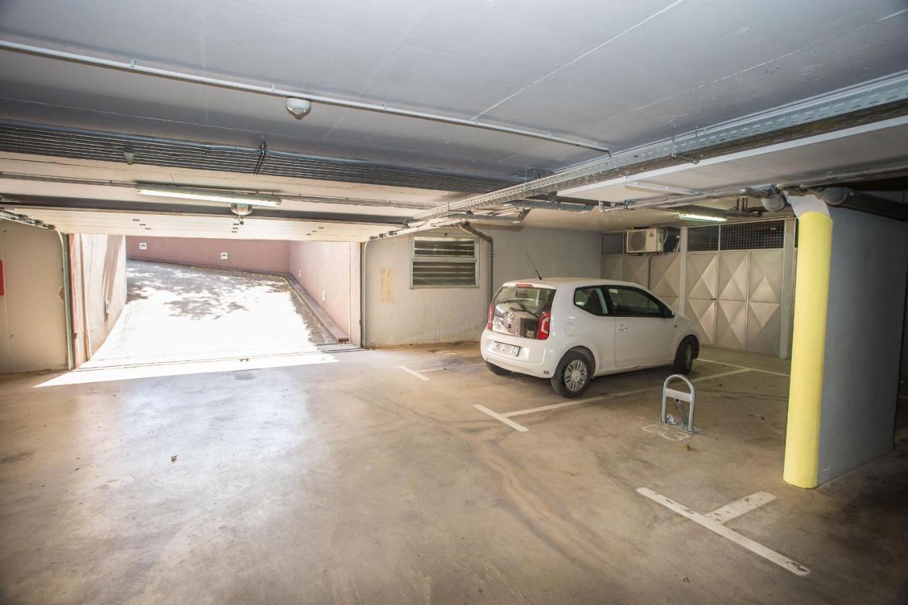 Apartment Dora Near Sea And Center With Private Garage Poreč Eksteriør billede