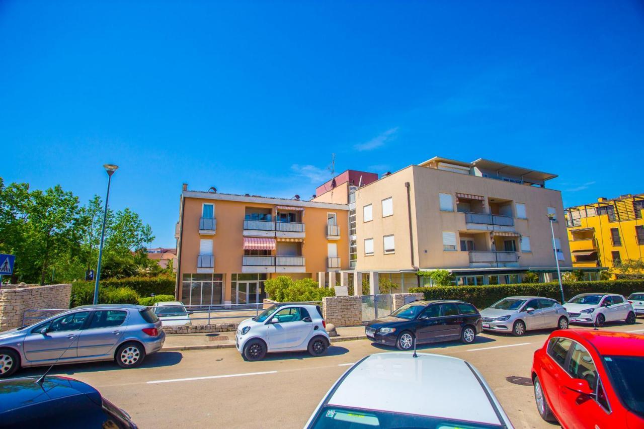 Apartment Dora Near Sea And Center With Private Garage Poreč Eksteriør billede
