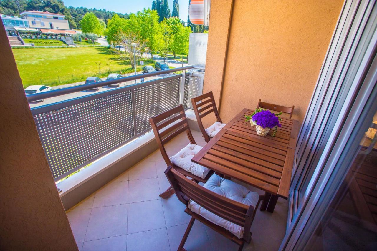 Apartment Dora Near Sea And Center With Private Garage Poreč Eksteriør billede